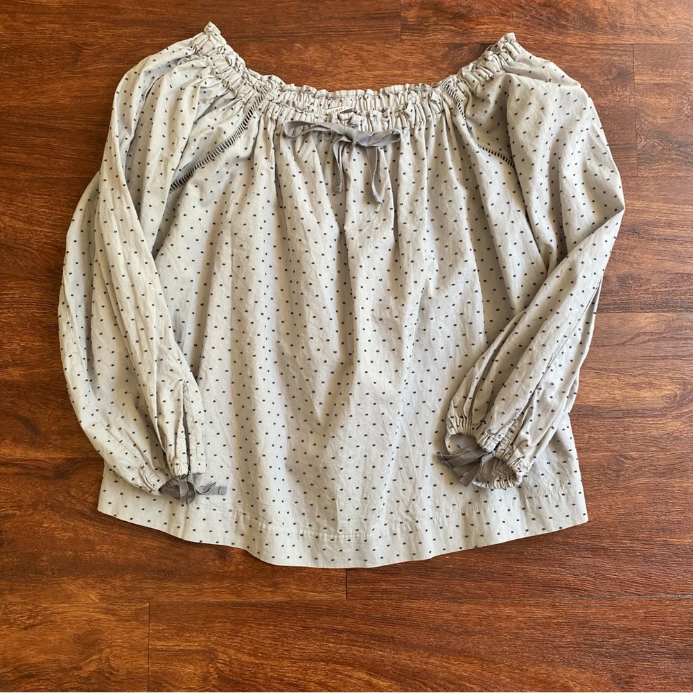 Victoria’s Secret Women’s Long Sleeve Gray with Navy Top with Tie Bows Size XS